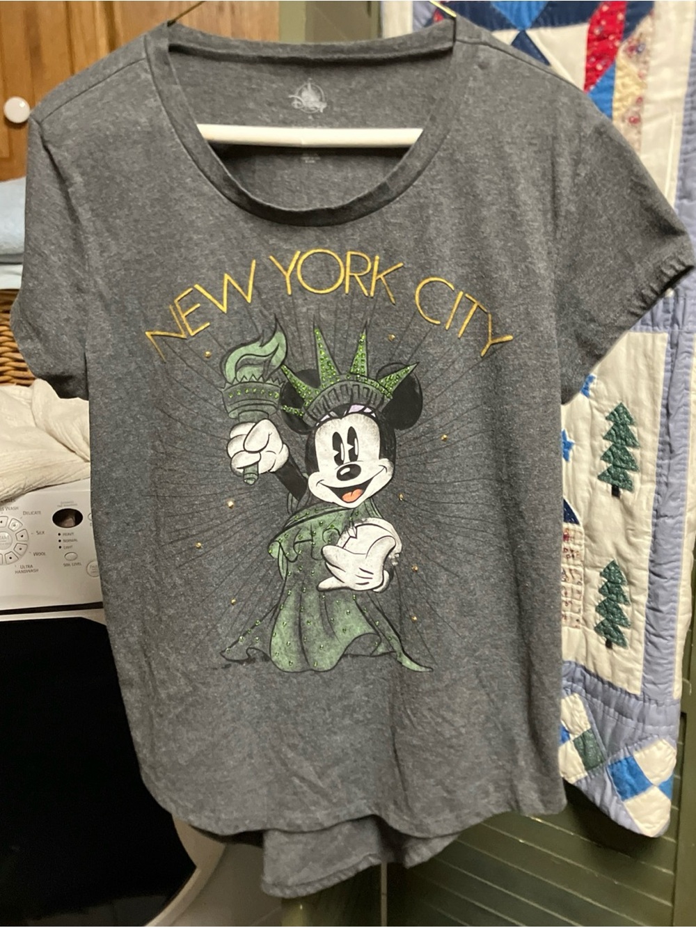 Disney Store NYC Minnie Mouse Statue of Liberty Shirt Medium